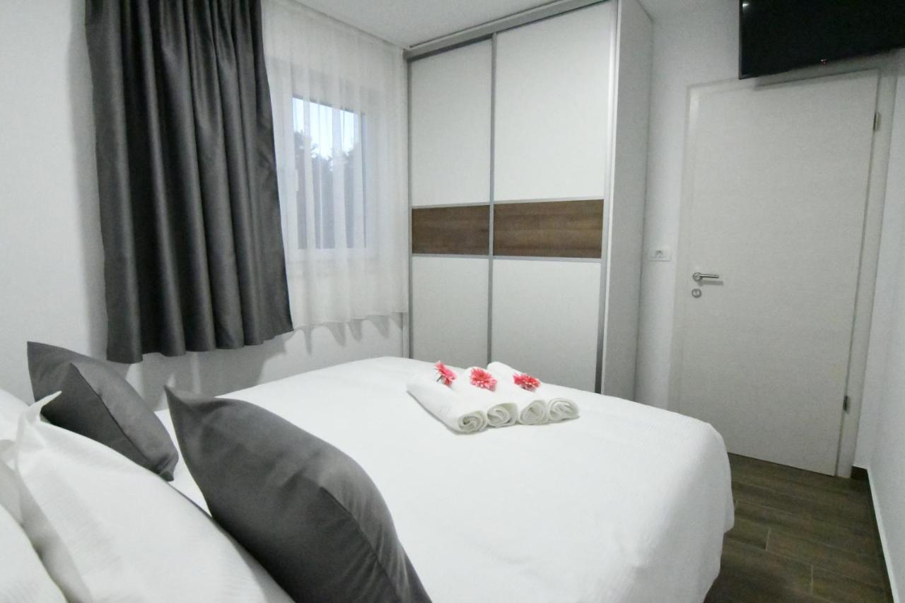 Holiday Luxury Resort Sundance Trogir Exterior photo